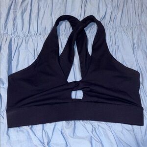 Fabletics Oasis Twist Medium Impact Sports Bra